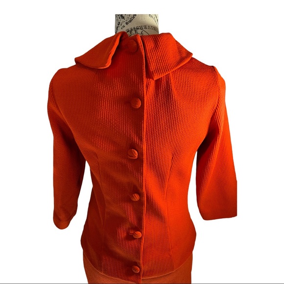 Elegant Orange Skirt Set - Picture 6 of 9